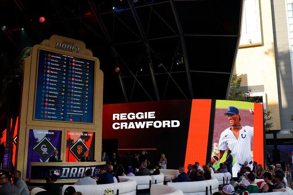 30. San Francisco Giants: Reggie Crawford, LHP, 1B, UConn